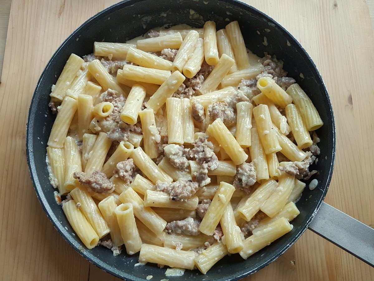 Pasta Alla Norcina in a large pot on a table.