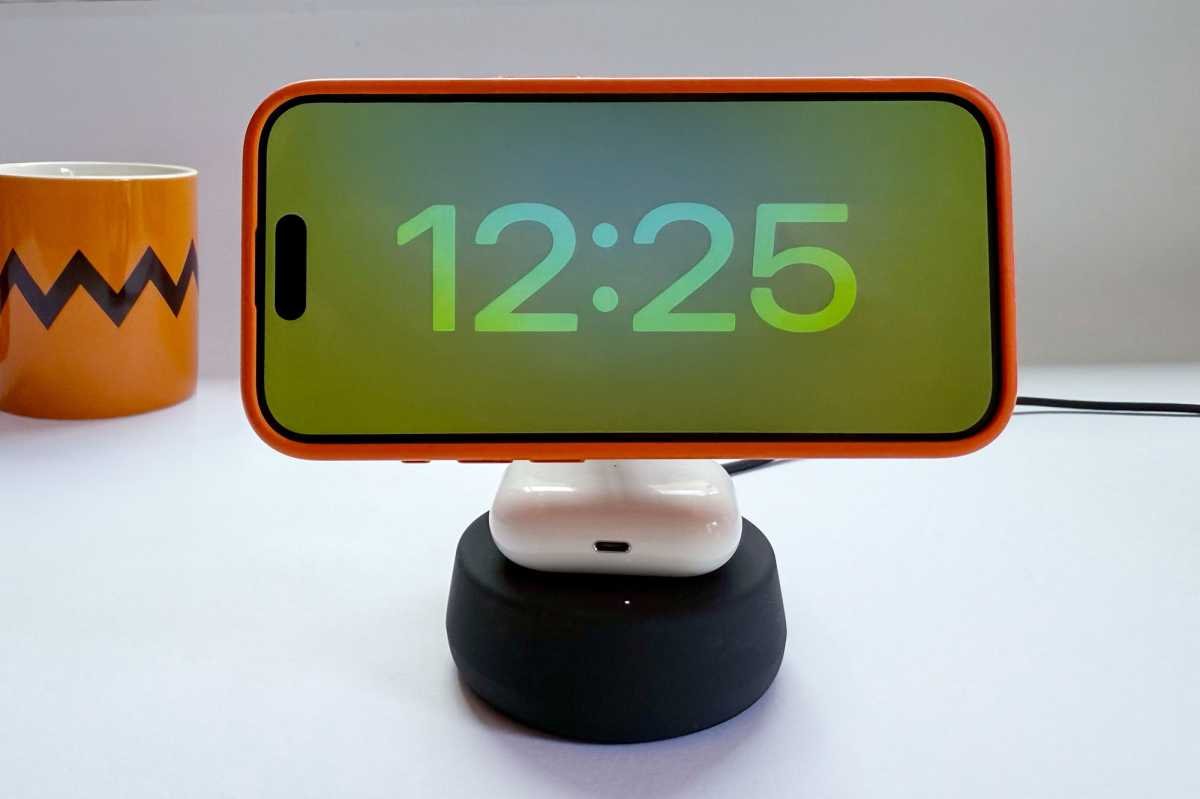 Belkin Ultracharge Pro 3 in 1 Magnetic Charging Dock Landscape SJ