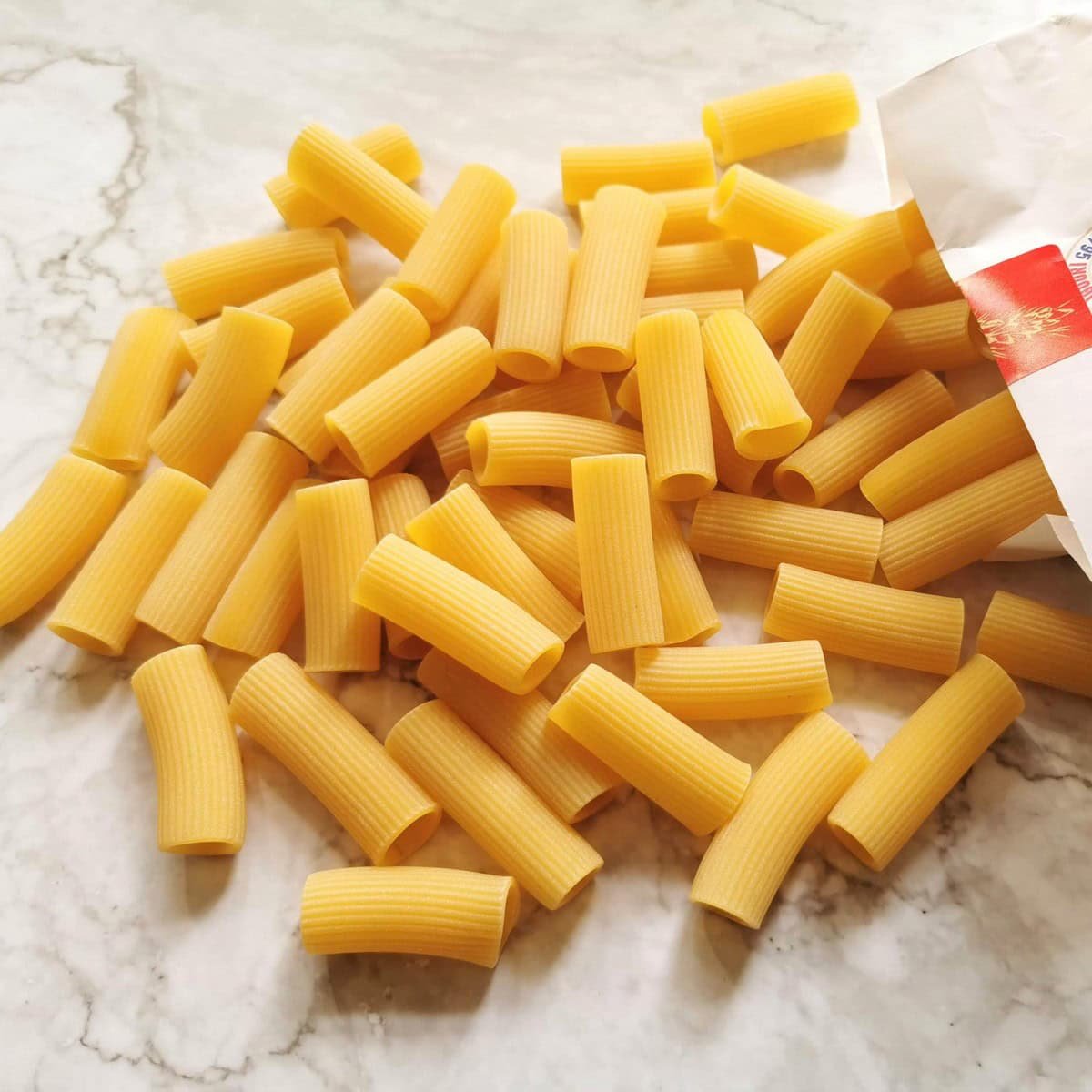 All about Rigatoni Pasta plus recipes for it. - The Pasta project