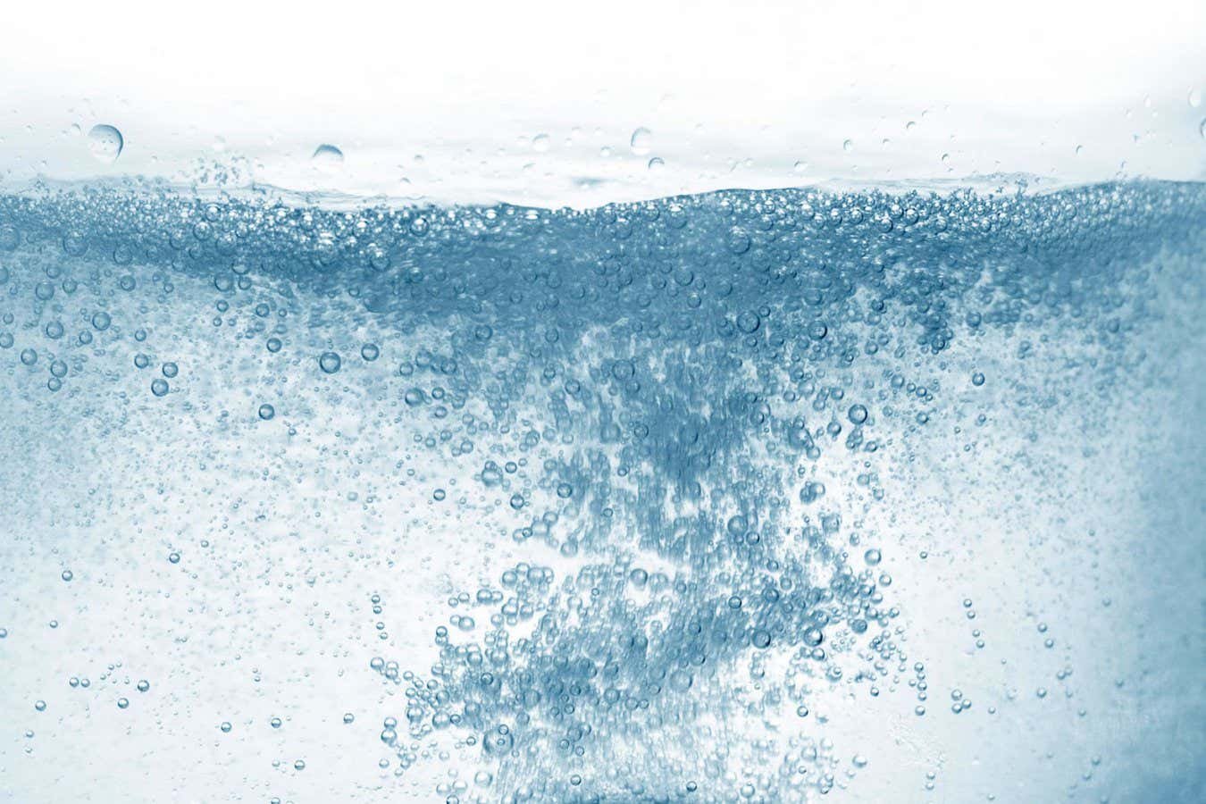 Hand-operated device disinfects drinking water with nanoparticles